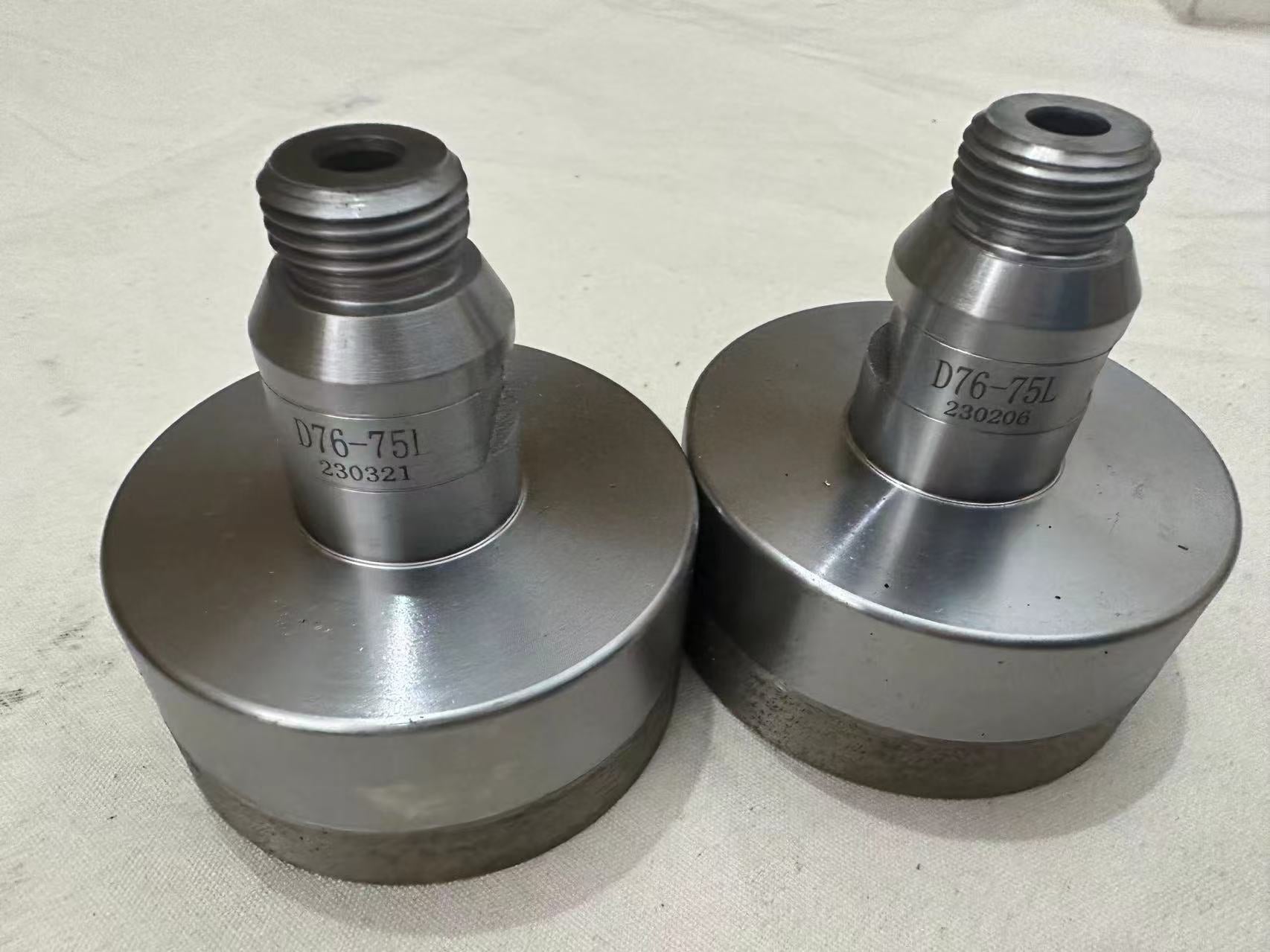 Glass drilling bit with threaded tip