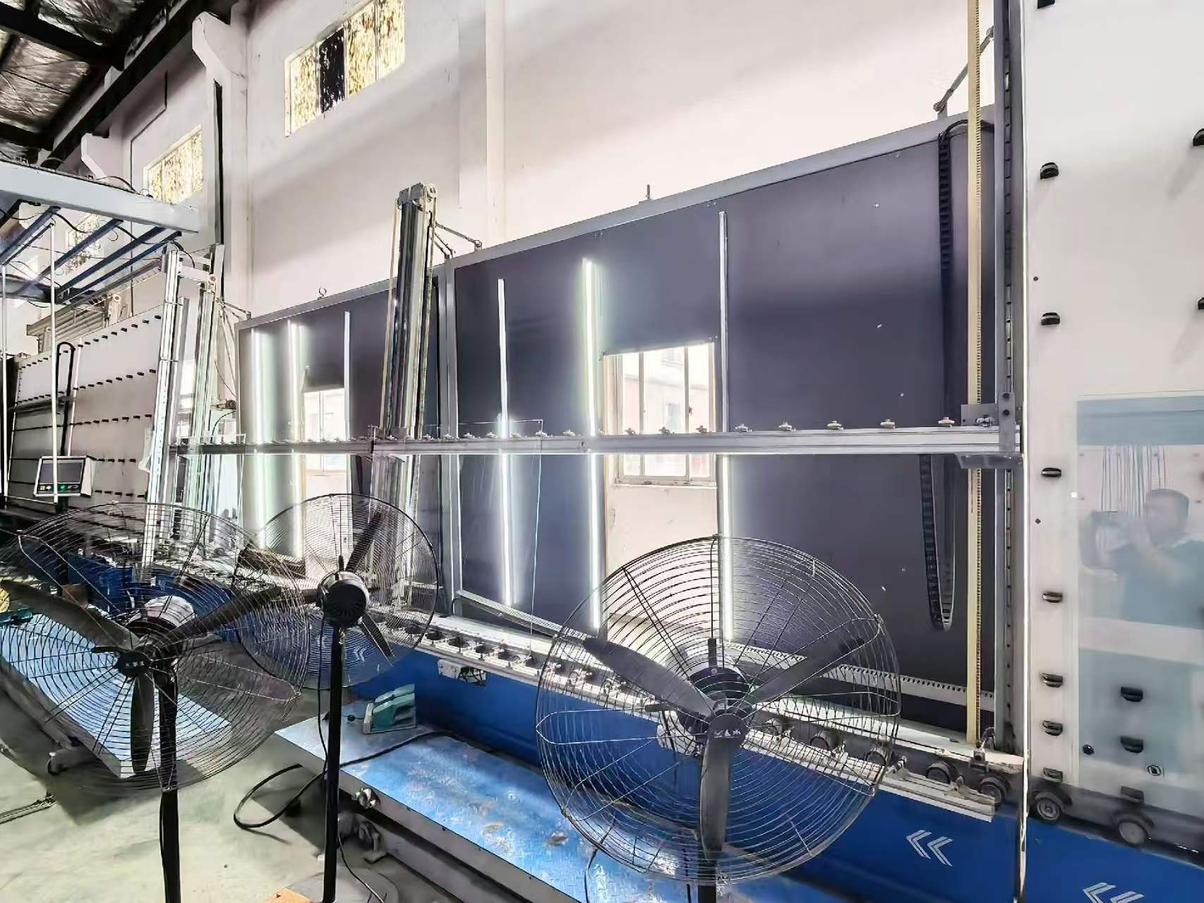 Used equipment HANJIANG IG LANE (2500x6000) WEIYI sealing robot (2500x600)