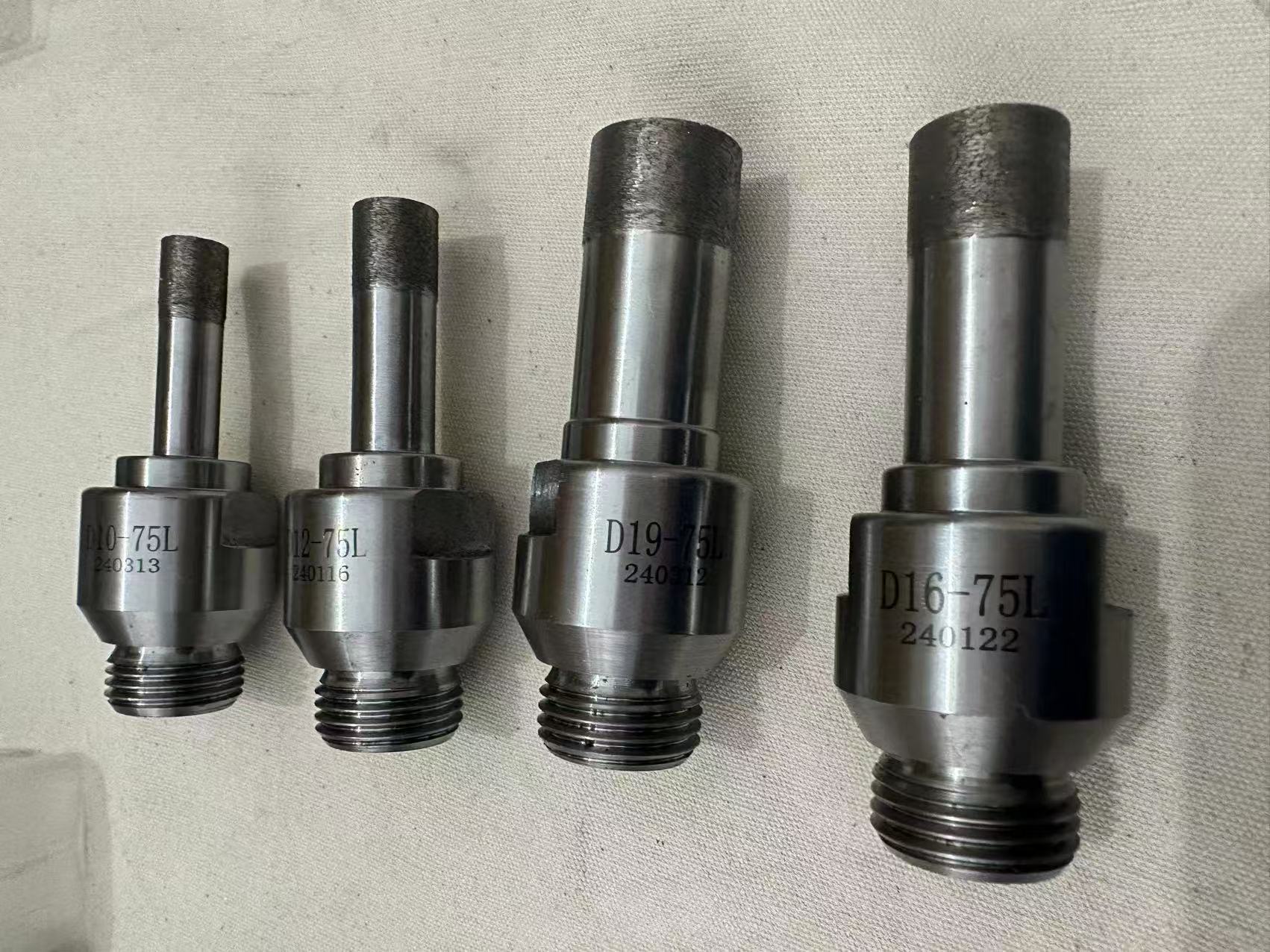 Glass drilling bit with threaded tip